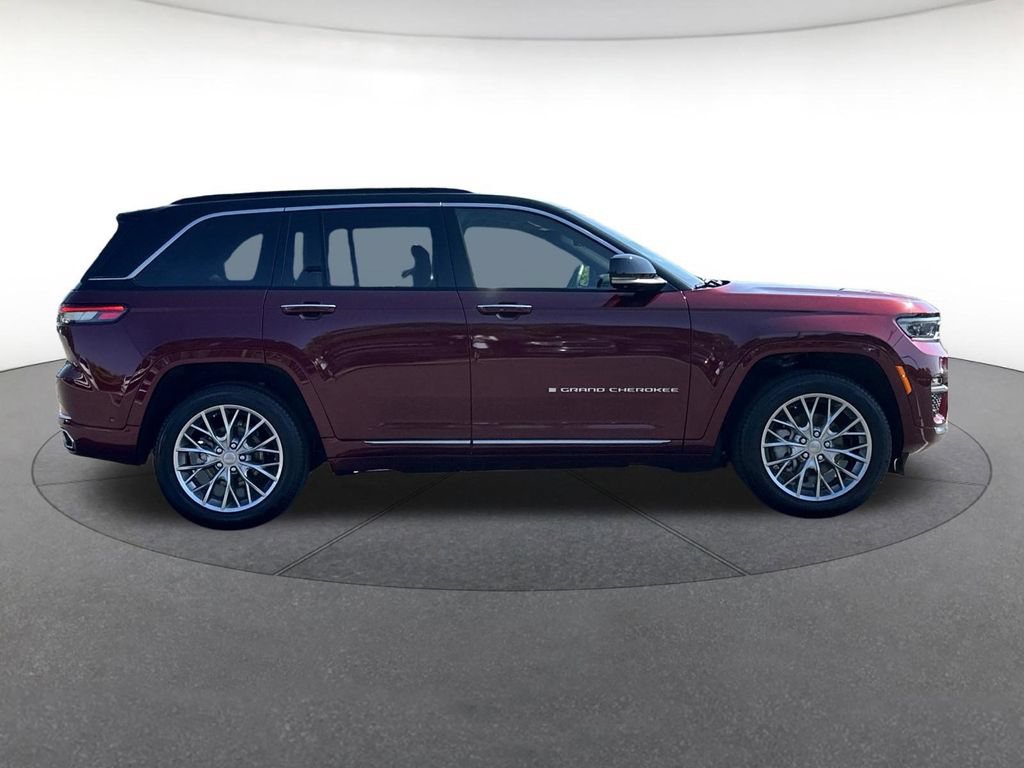 Used 2025 Jeep Grand Cherokee Summit w/ Adv Protech Group IV AWD/4WD image 7