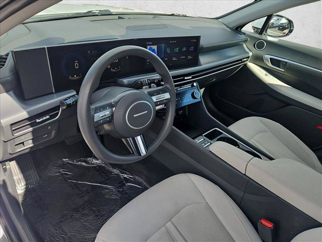 Used 2025 Hyundai Sonata SEL FWD image 10