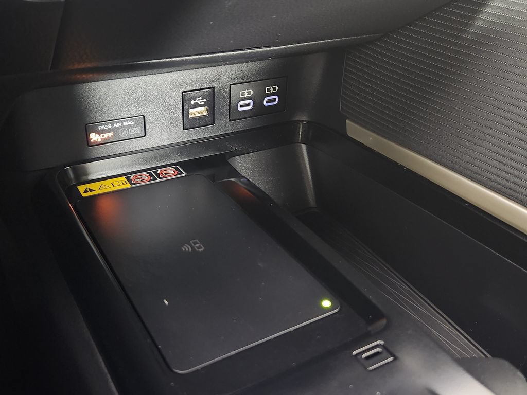 Used 2025 Toyota Camry SE FWD image 28