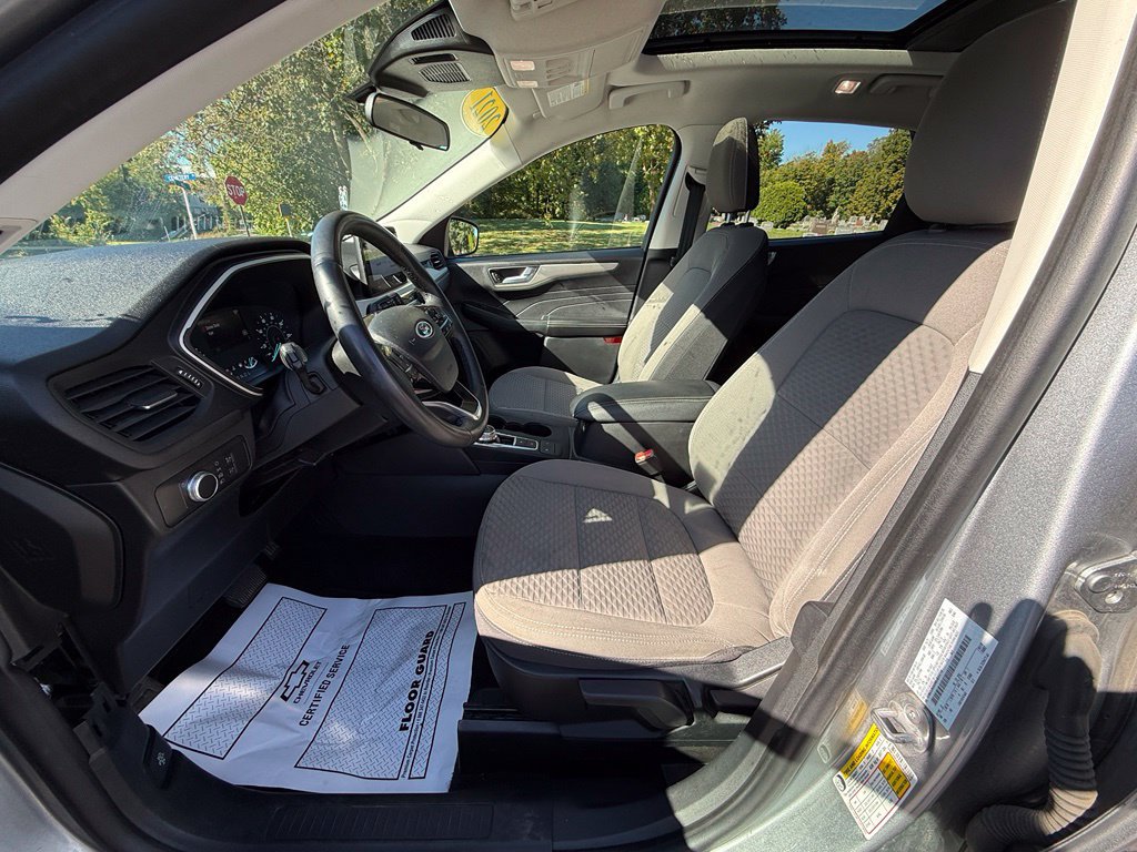 Used 2021 Ford Escape SE w/ SE Sport Appearance Package AWD/4WD image 17