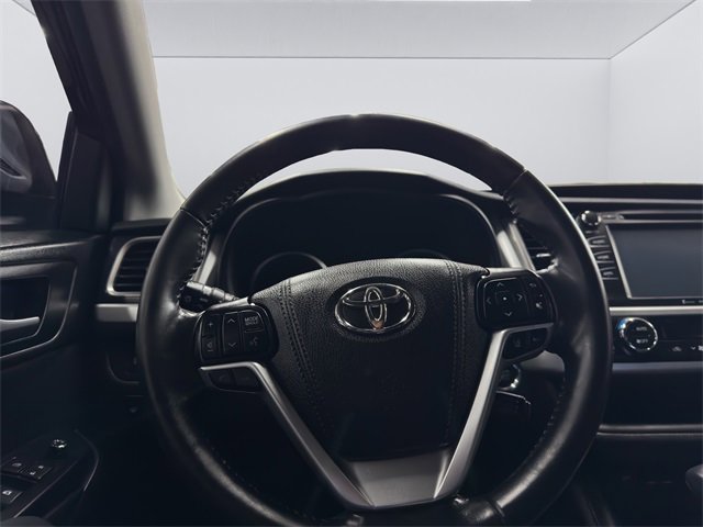 Used 2019 Toyota Highlander SE image 10