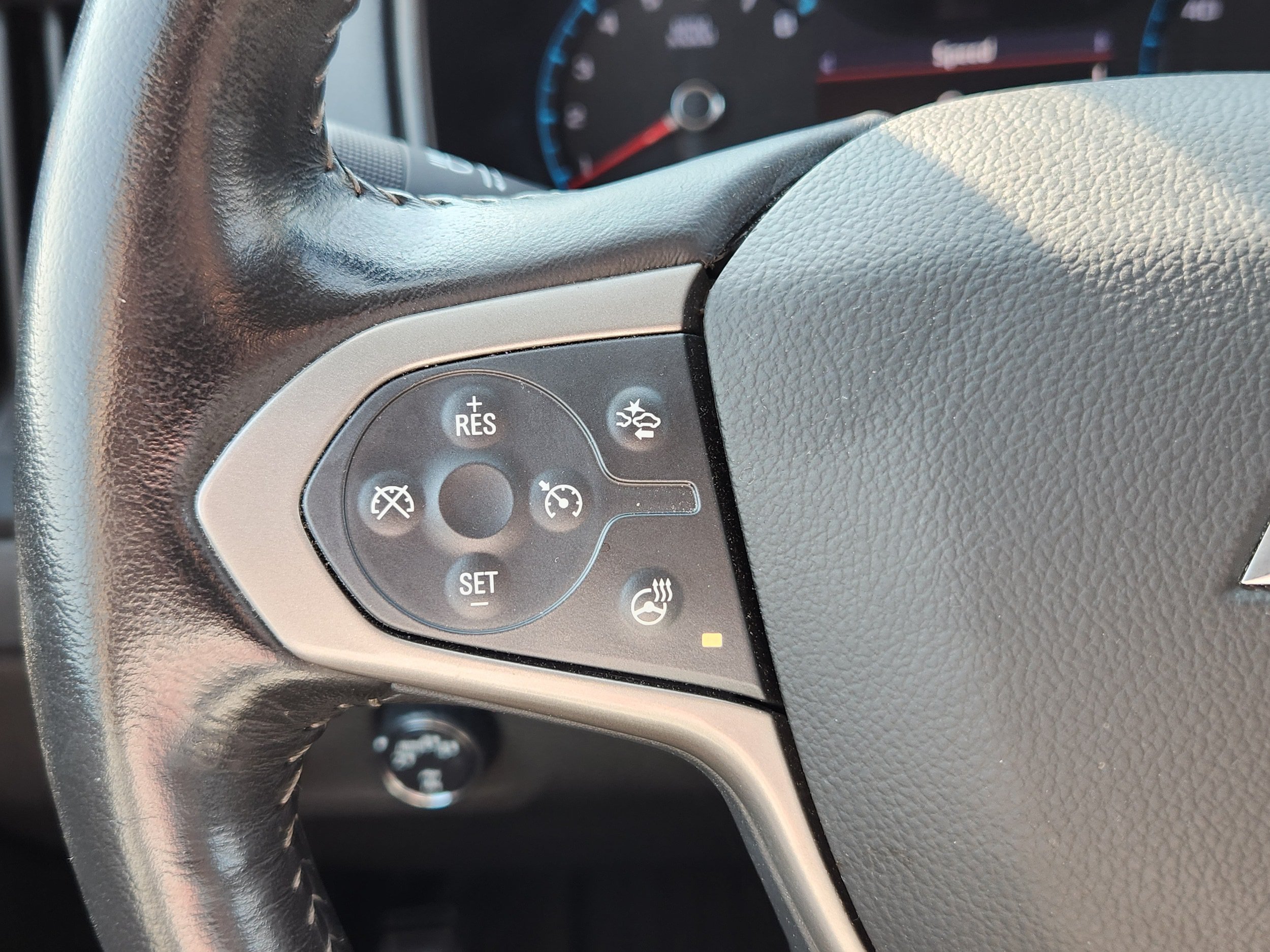 Used 2022 Chevrolet Colorado Z71 w/ Safety Package AWD/4WD image 15