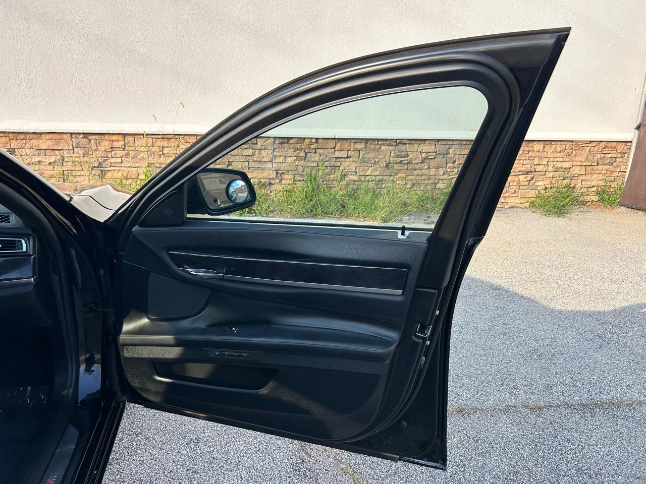 Used 2011 BMW 750Li RWD image 11