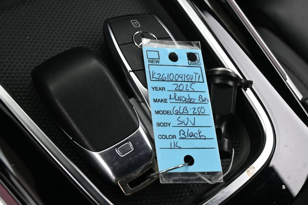 Used 2025 Mercedes-Benz GLB 250 image 31