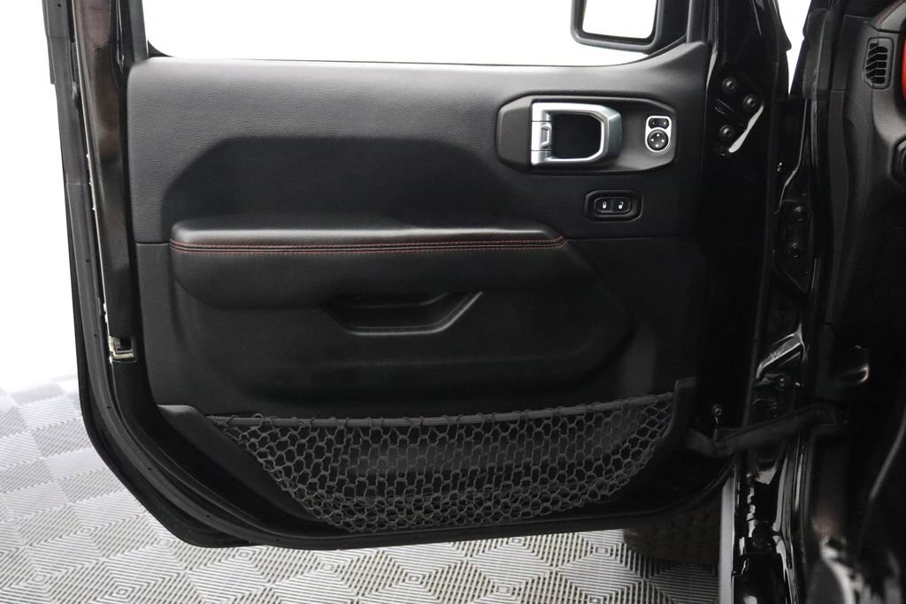 Used 2018 Jeep Wrangler Unlimited Rubicon AWD/4WD image 15