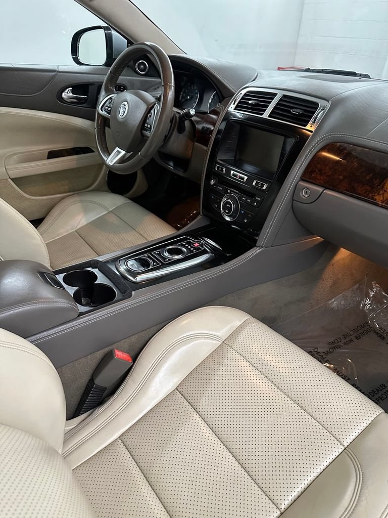 Used 2012 Jaguar XK Convertible RWD image 34