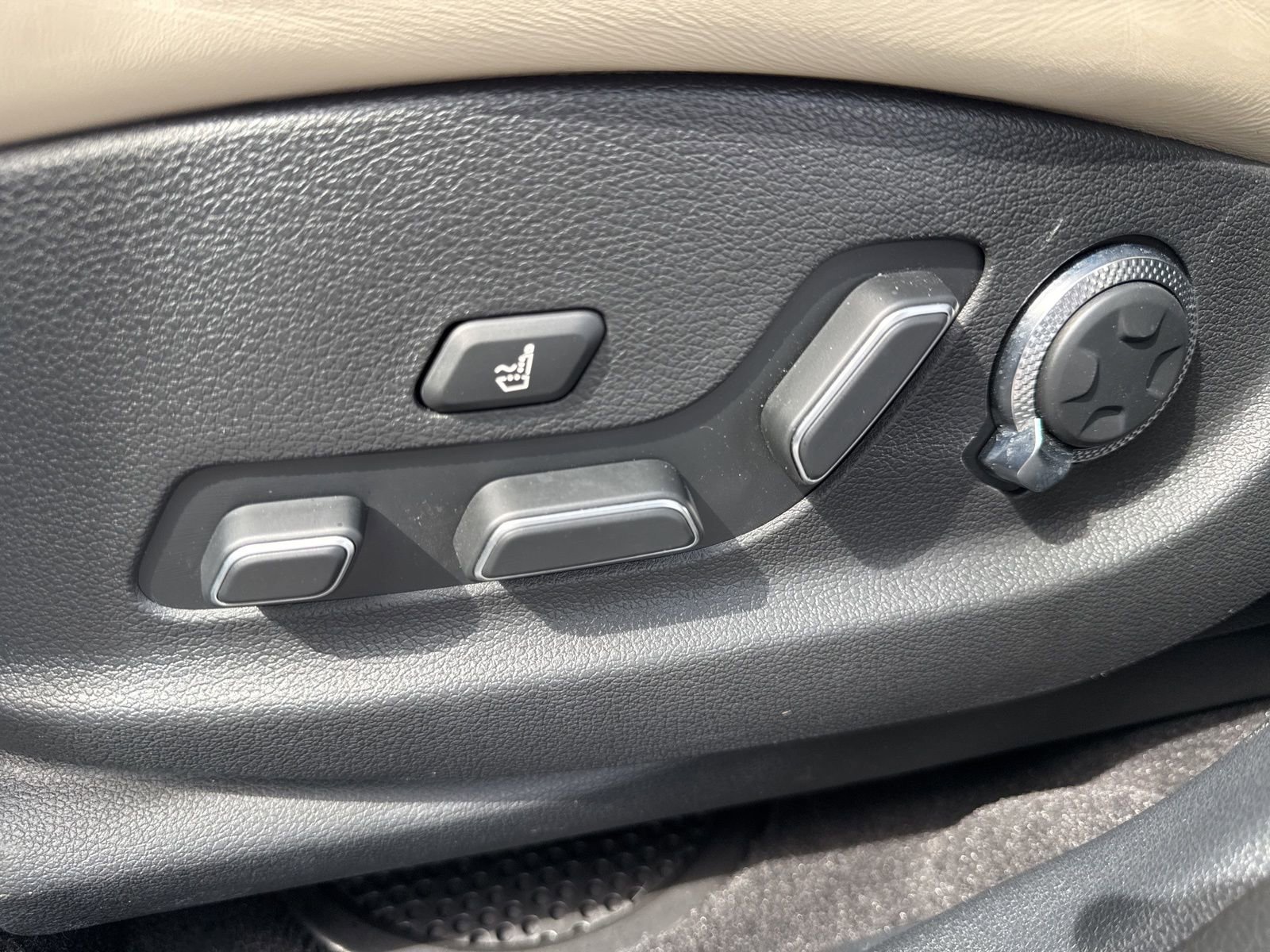 Used 2024 Genesis GV70 3.5T Sport w/ Sport Prestige Package image 22