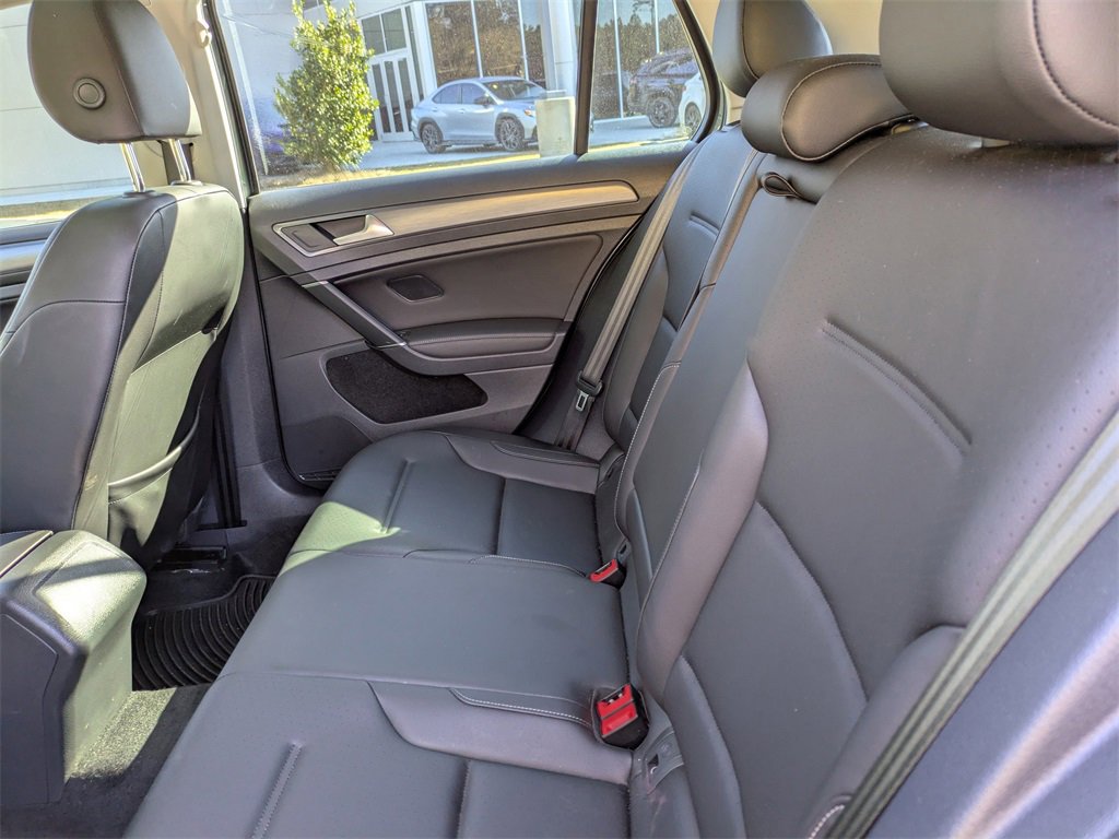 Used 2020 Volkswagen Golf 4-Door image 10