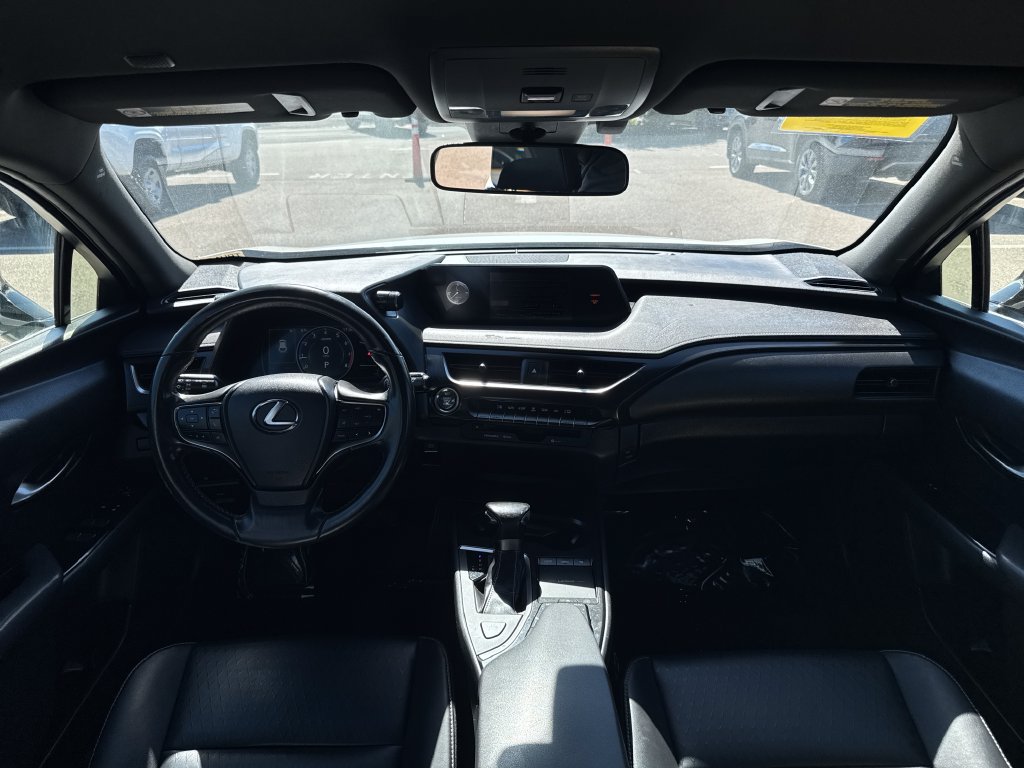 Used 2019 Lexus UX 200 w/ Accessory Package FWD image 11