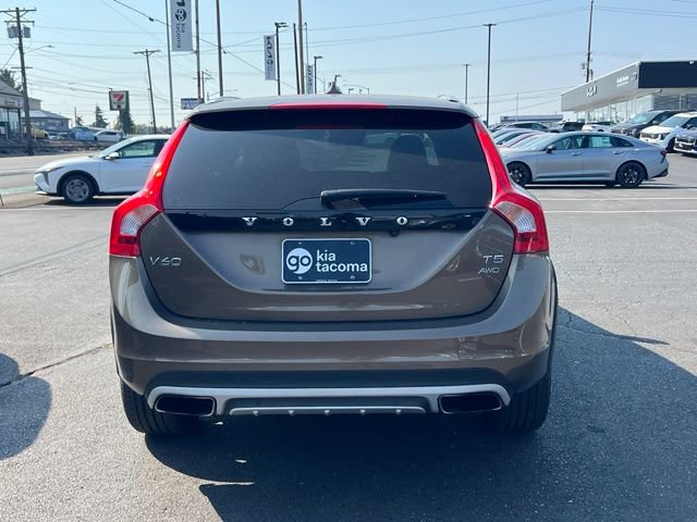 Used 2016 Volvo V60 T5 Cross Country Platinum AWD/4WD image 10