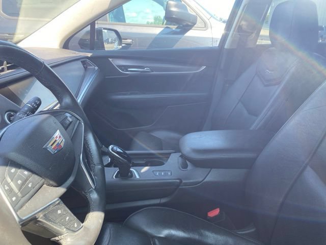 Used 2017 Cadillac XT5 Luxury w/ Driver Awareness Package AWD/4WD image 15