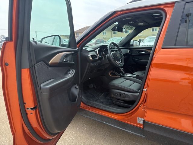 Used 2022 Chevrolet TrailBlazer ACTIV w/ Sun and Liftgate Package image 9