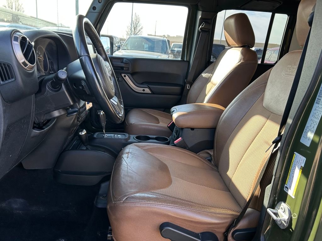 Used 2016 Jeep Wrangler Unlimited Sahara image 18