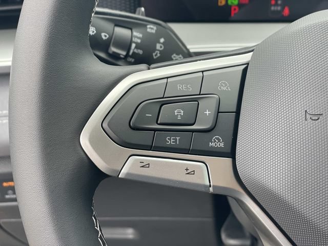 New 2026 Volkswagen Tiguan SE FWD image 8