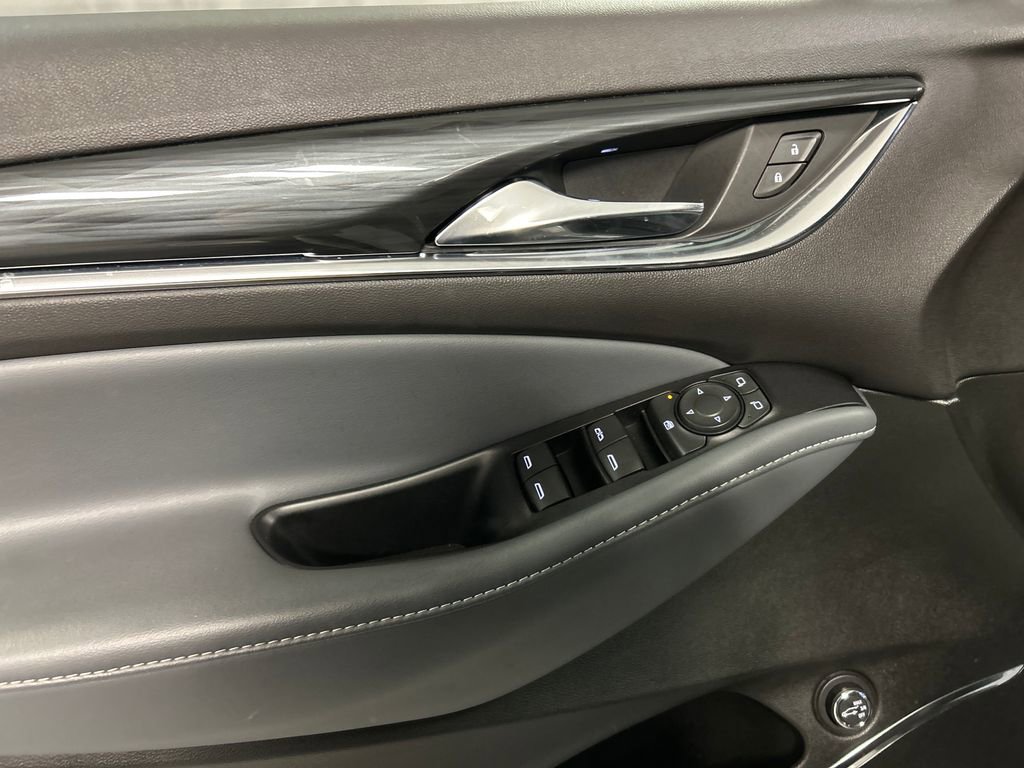 Used 2023 Buick Enclave Essence image 14