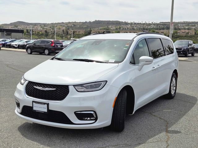 Used 2022 Chrysler Pacifica Touring-L FWD image 13