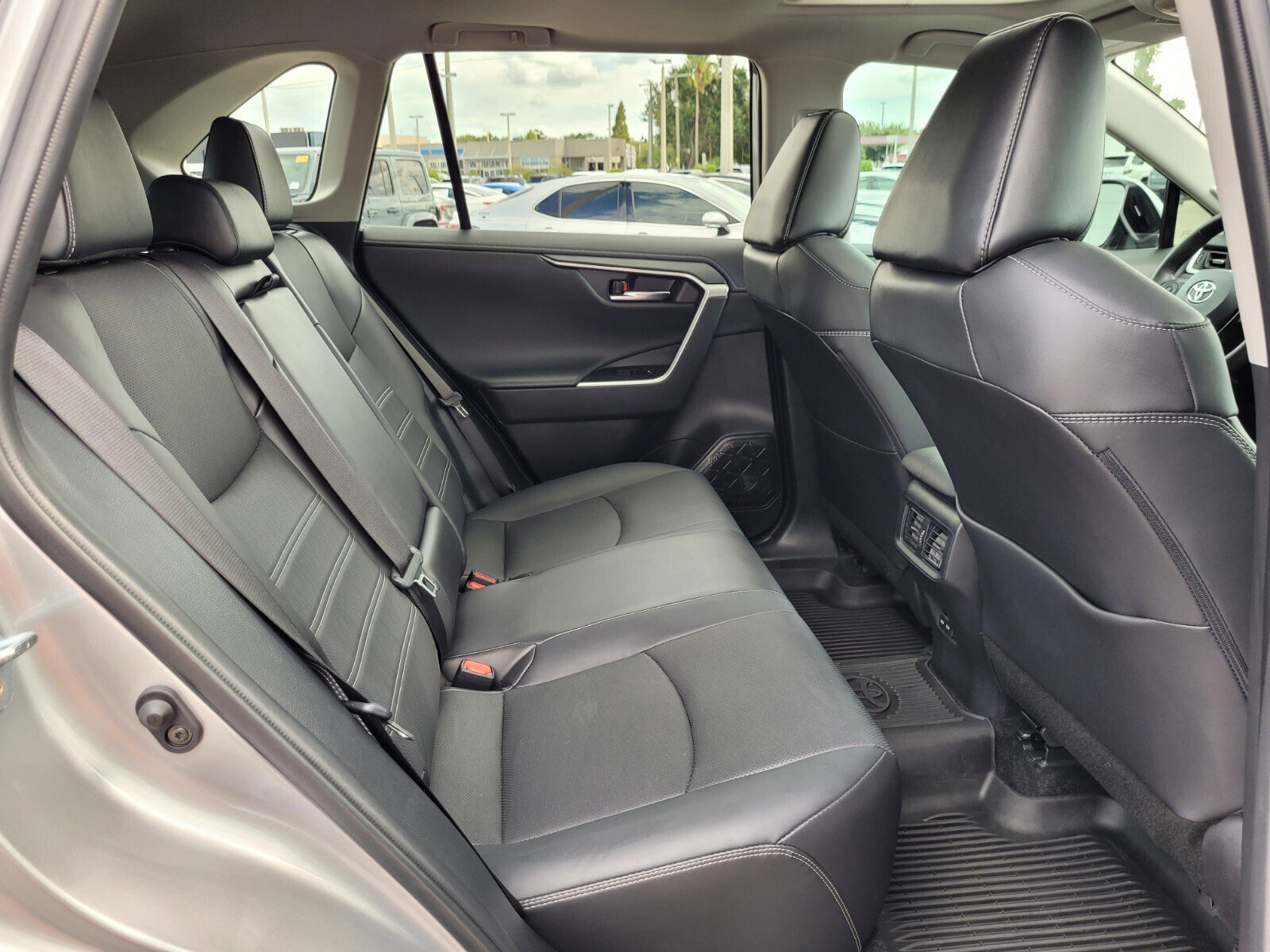 Used 2024 Toyota RAV4 Limited image 18