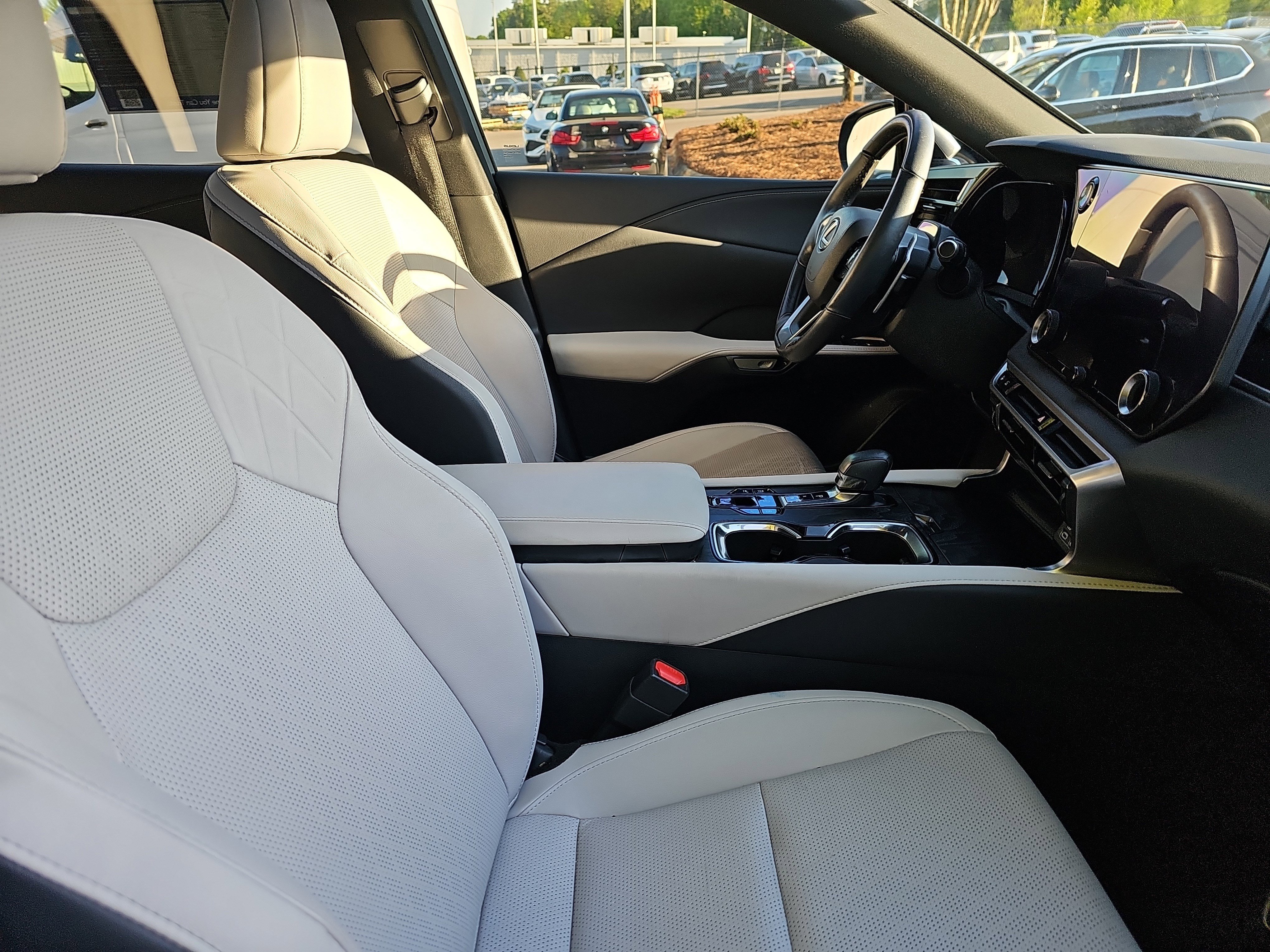 Used 2024 Lexus RX 350 Premium Plus w/ Convenience Package image 10