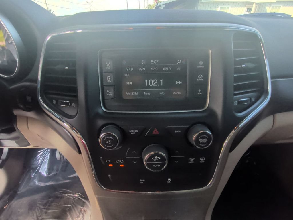 Used 2015 Jeep Grand Cherokee Laredo w/ Quick Order Package 23E AWD/4WD image 17