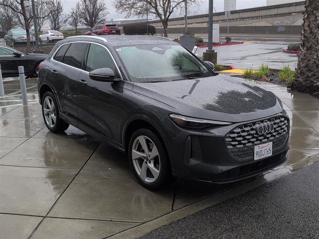 Used 2025 Audi Q5 Premium Plus w/ Premium Plus image 4