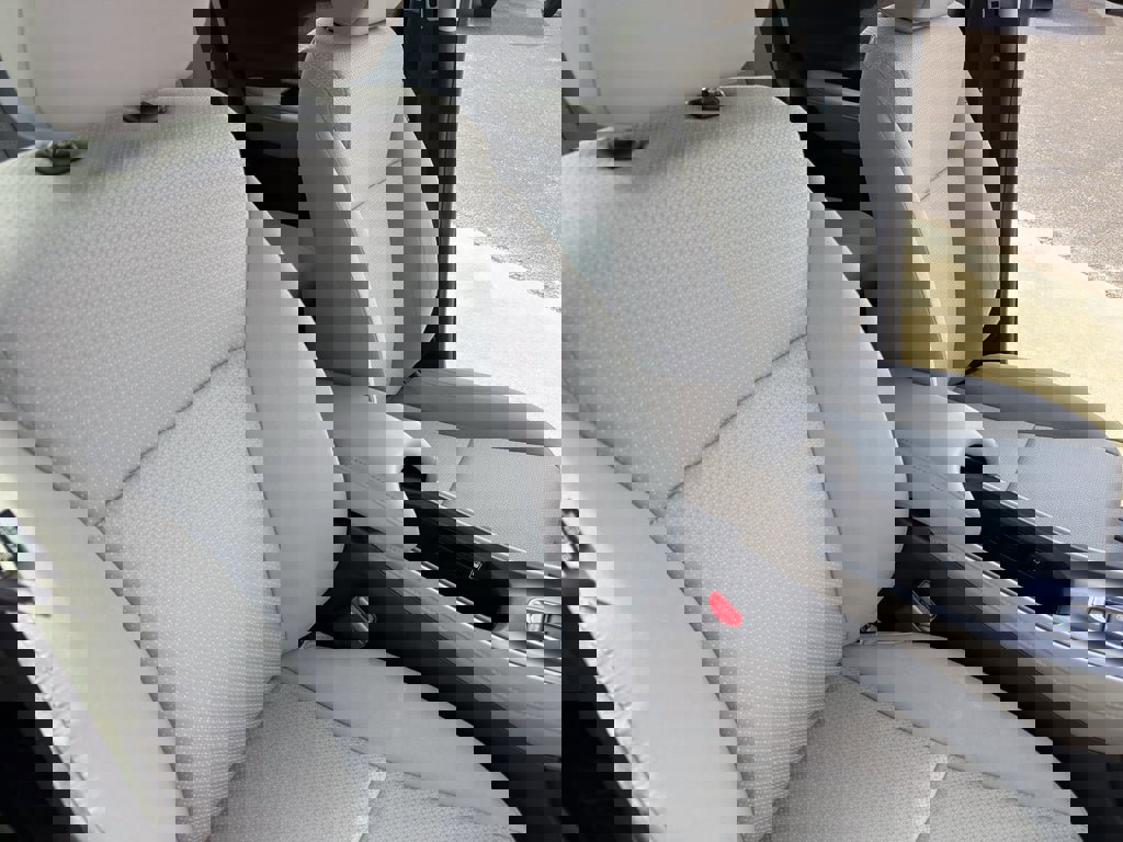 Certified 2021 Honda HR-V LX image 28