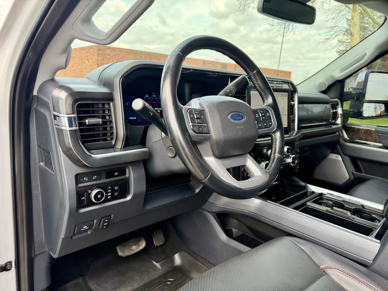 Used 2023 Ford F250 Lariat w/ Chrome Package image 23