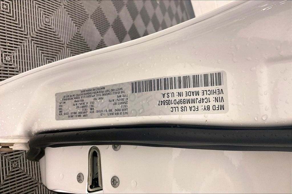 Used 2023 Jeep Cherokee Altitude Lux image 28