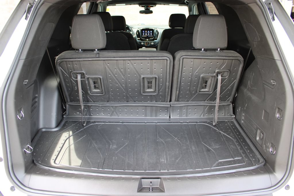 Used 2022 Chevrolet Traverse LT FWD image 36