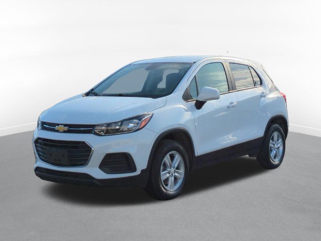 Used 2022 Chevrolet Trax LS w/ Tint and Cruise Package AWD/4WD image 5