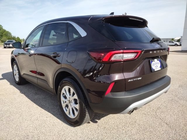 Used 2023 Ford Escape Active AWD/4WD image 3