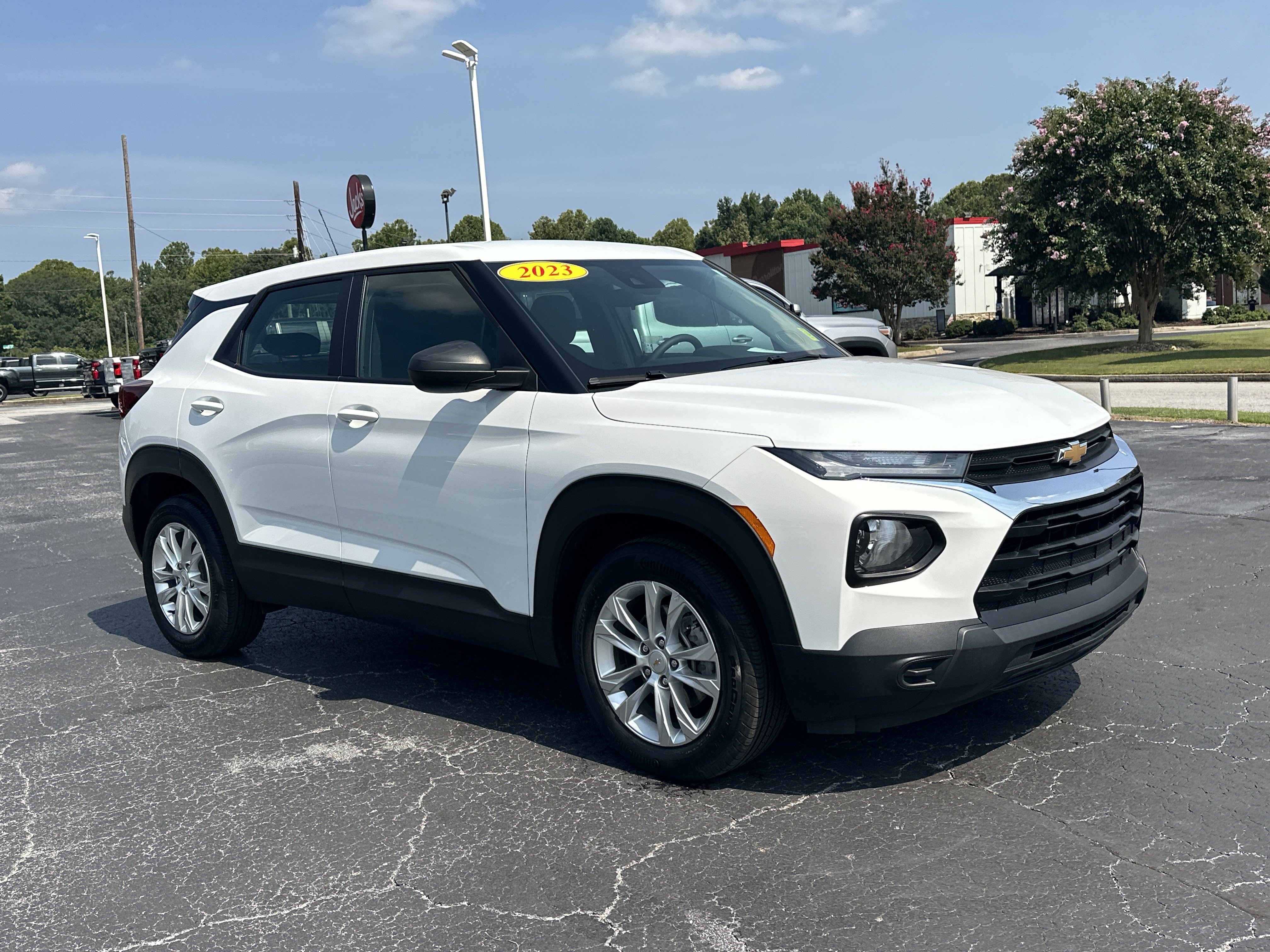 Used 2023 Chevrolet TrailBlazer LS FWD video 2