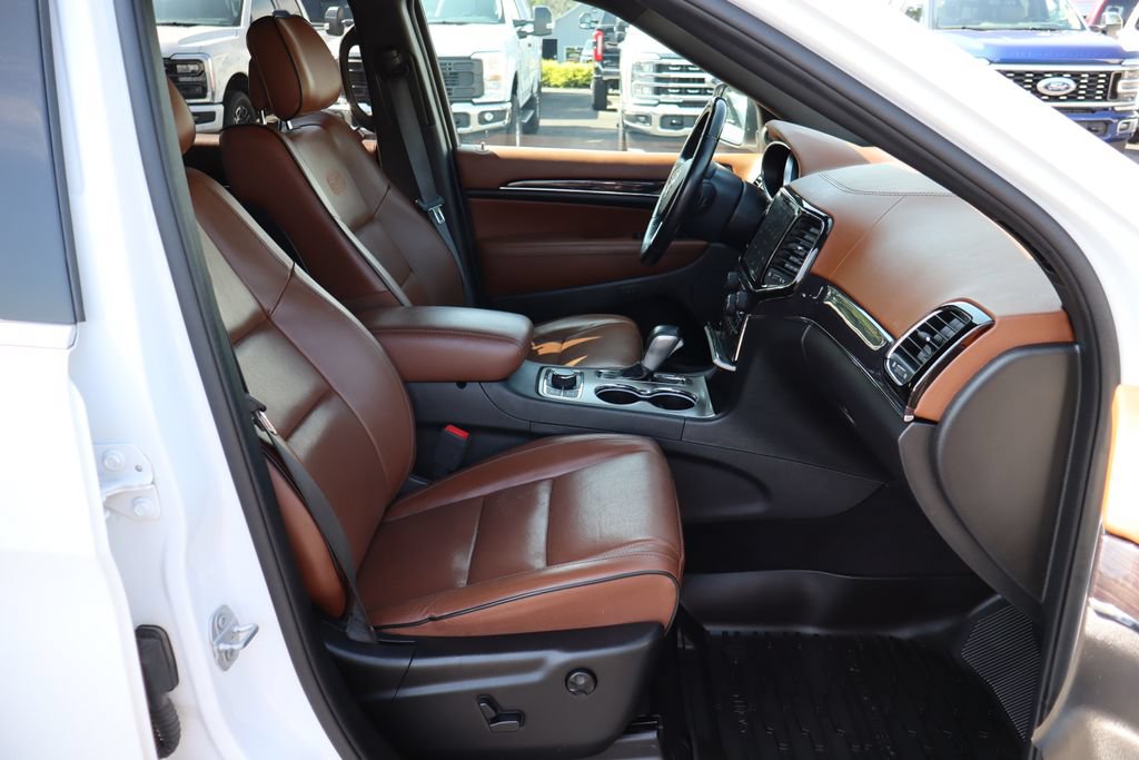 Used 2021 Jeep Grand Cherokee Overland AWD/4WD image 36