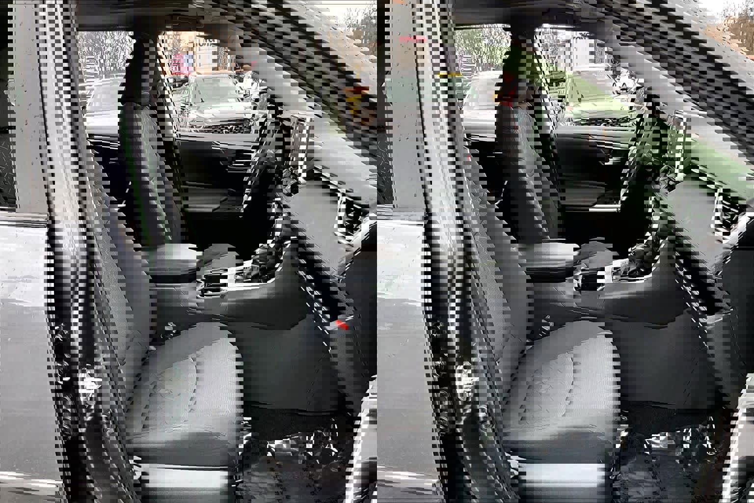 Used 2020 Toyota RAV4 XLE w/ Convenience Package image 8