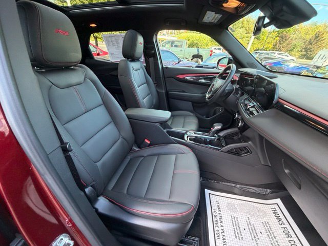 Used 2025 Chevrolet TrailBlazer RS w/ Convenience Package AWD/4WD image 37