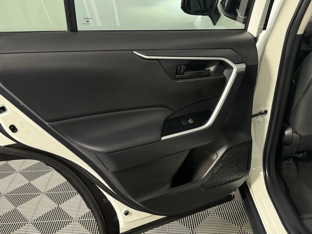 Used 2025 Toyota RAV4 LE image 28