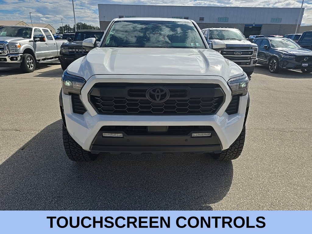 Used 2025 Toyota Tacoma TRD Off-Road w/ TRD Off Road Upgrade Package AWD/4WD image 3