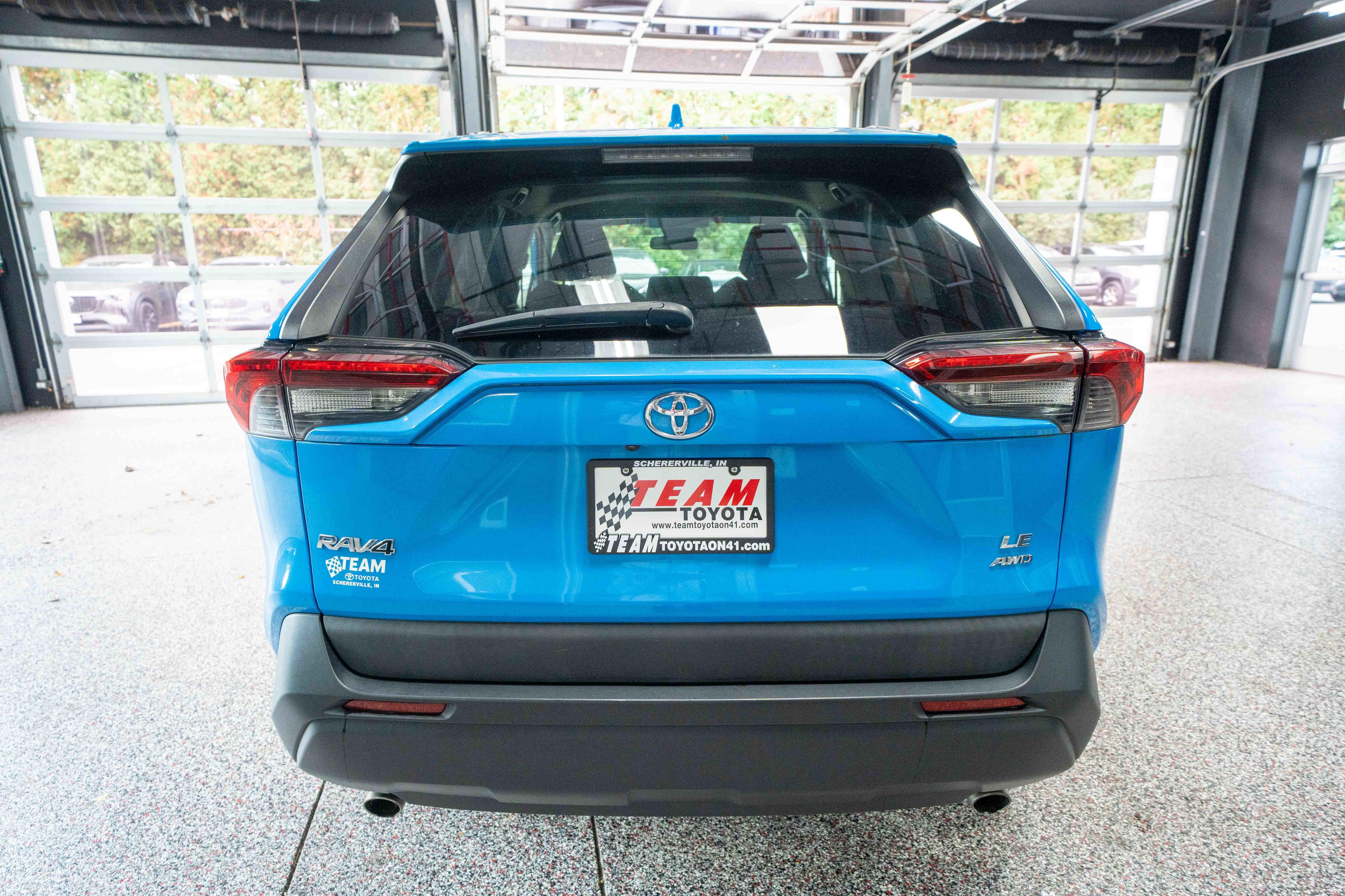 Used 2019 Toyota RAV4 LE w/ Carpet Mat Package AWD/4WD image 3