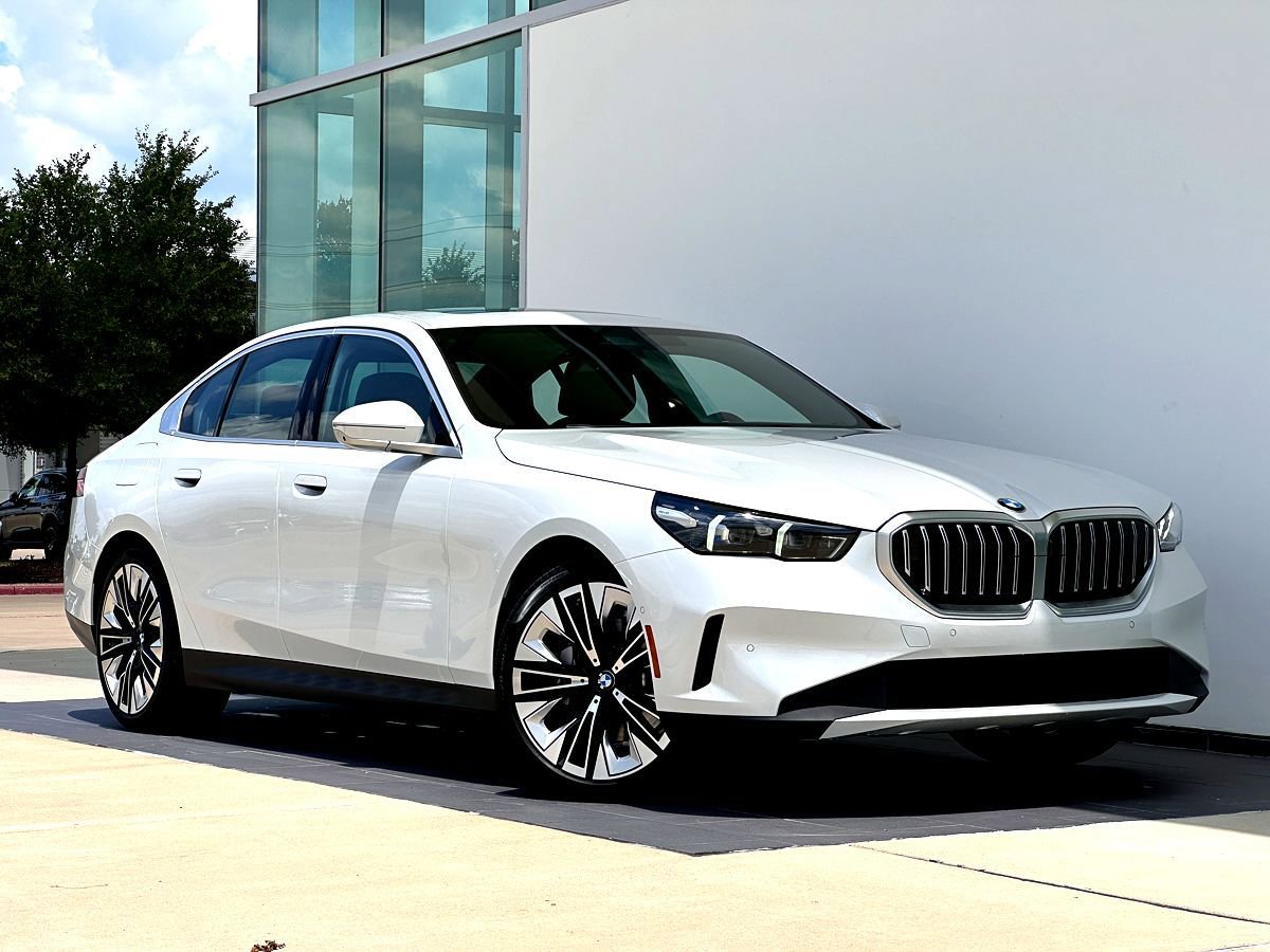 New 2026 BMW 530i w/ Premium Package RWD image 1