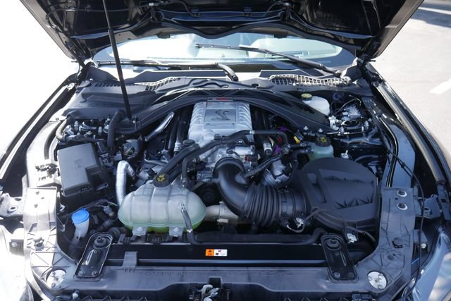 Used 2022 Ford Mustang Shelby GT500 w/ Carbon Fiber Track Pack RWD image 2