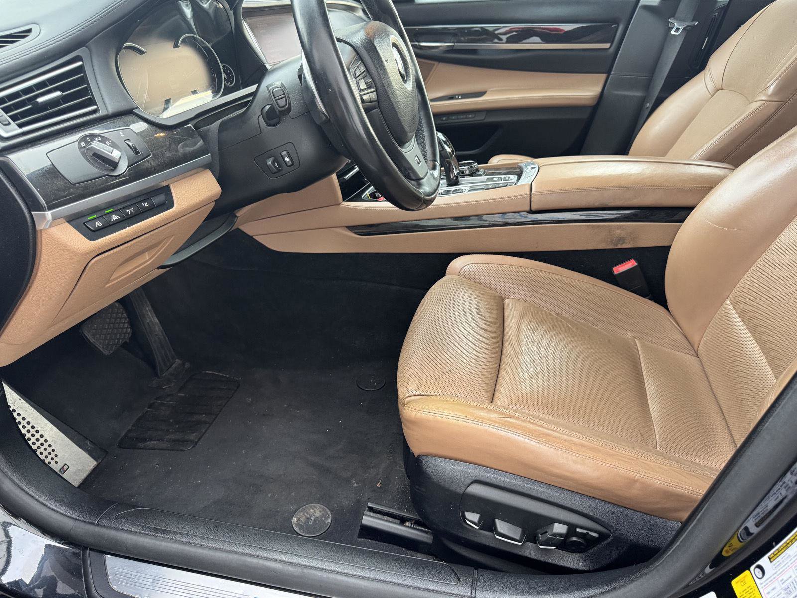 Used 2014 BMW 750Li image 15