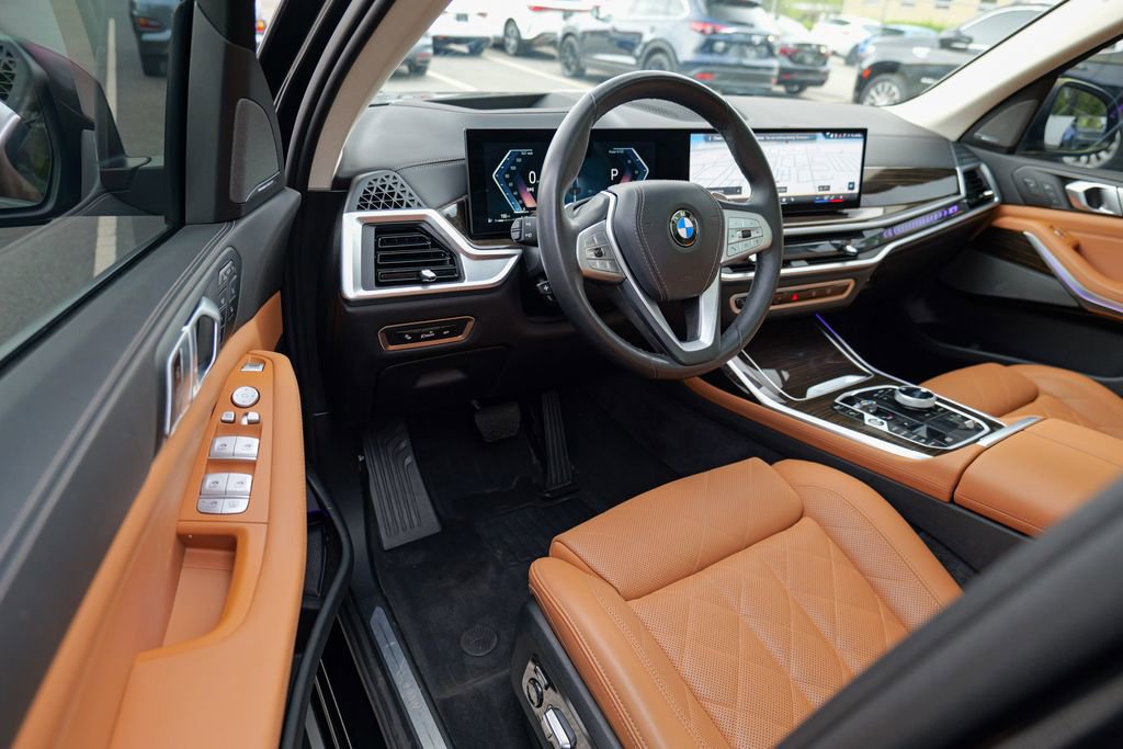 Used 2024 BMW X7 xDrive40i w/ Executive Package AWD/4WD image 16