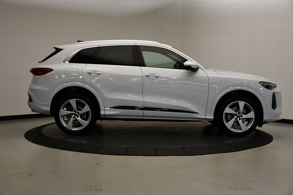 Used 2025 Audi Q5 Premium Plus w/ Premium Plus AWD/4WD image 6