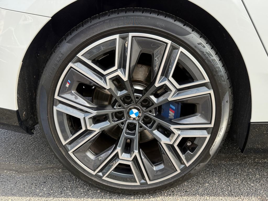 Certified 2026 BMW 530i xDrive w/ M Sport Package image 17