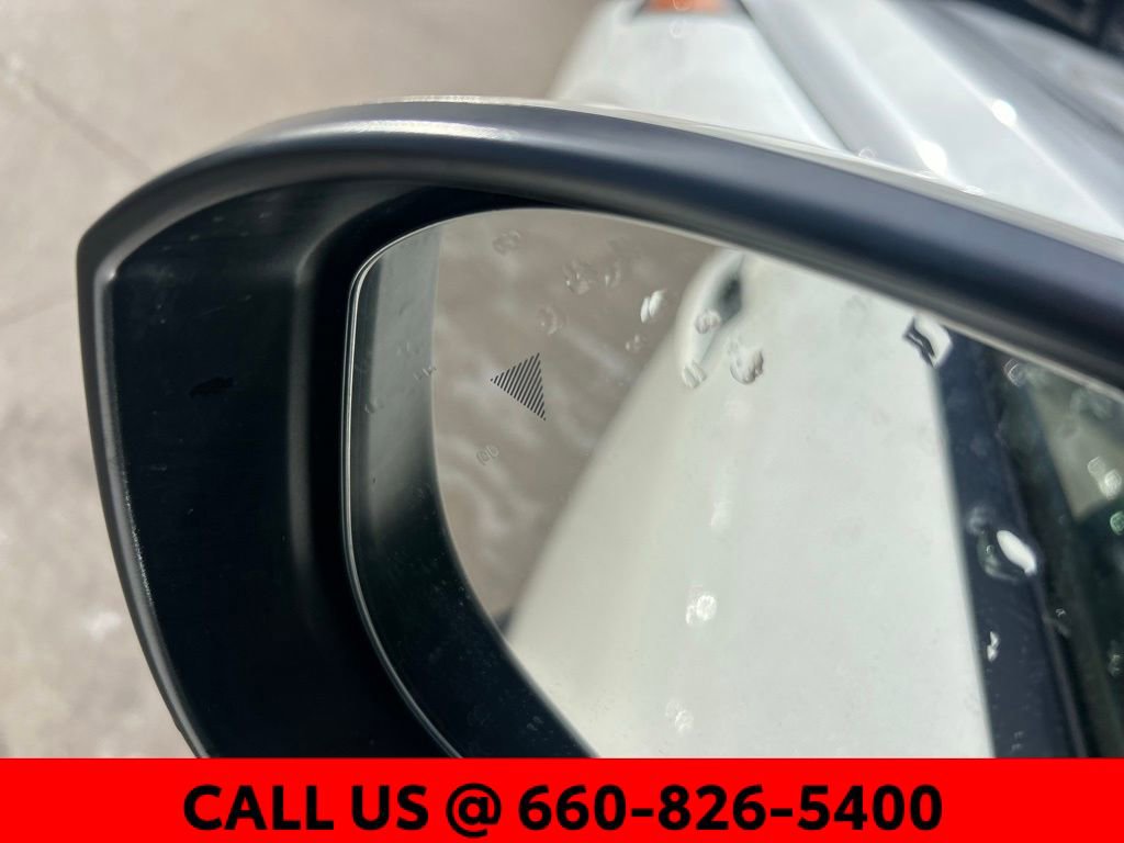 Used 2023 Nissan Rogue SV image 10