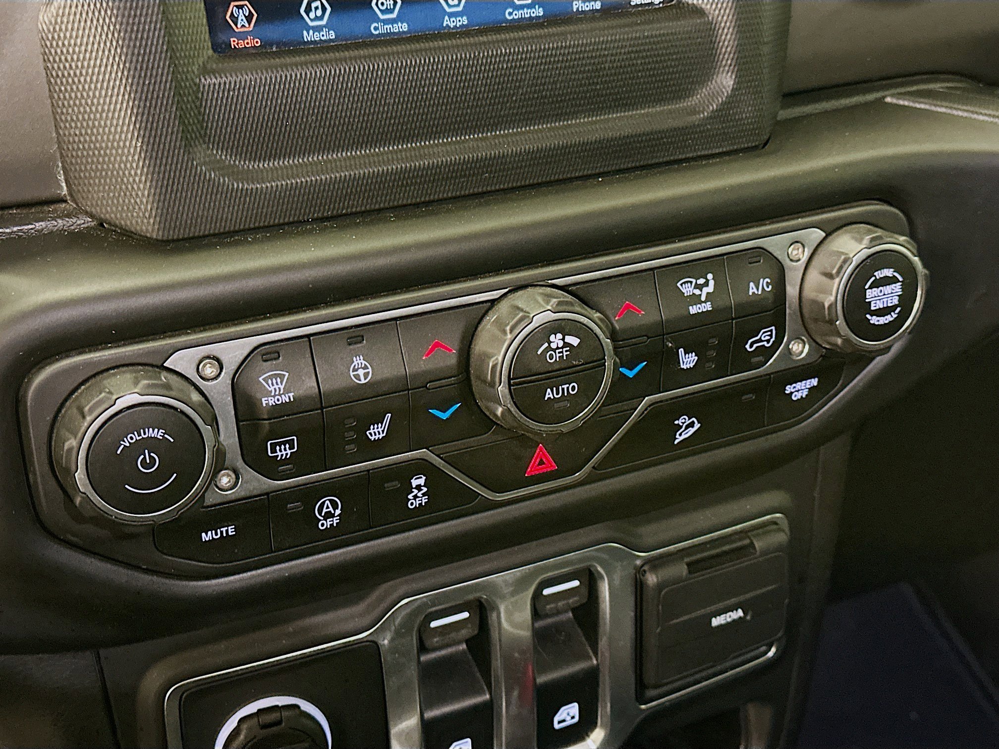 Used 2021 Jeep Wrangler Sport S image 23