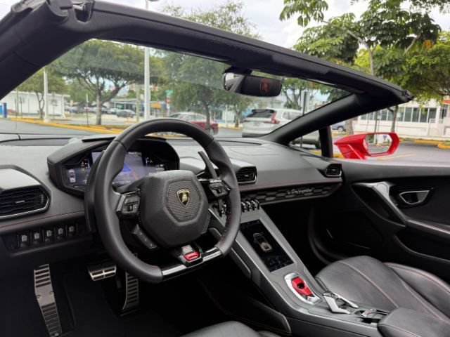 Used 2021 Lamborghini Huracan EVO RWD image 11