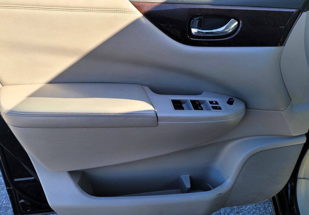 Used 2016 Nissan Quest SV FWD image 12