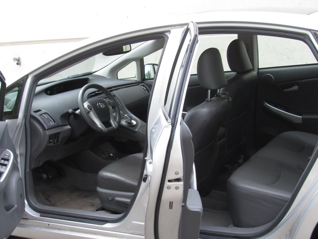 Used 2010 Toyota Prius Four w/ Solar Roof Pkg FWD image 13
