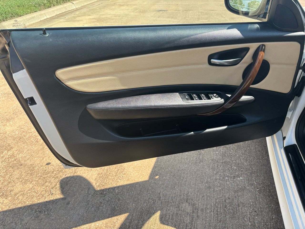 Used 2011 BMW 128i Convertible image 24