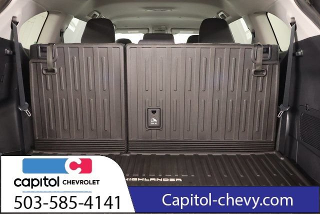 Used 2022 Toyota Highlander LE AWD/4WD image 26